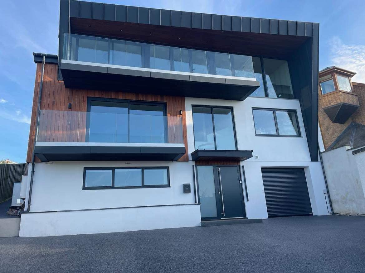 Mark Lace LtdProfessional Building Contractor